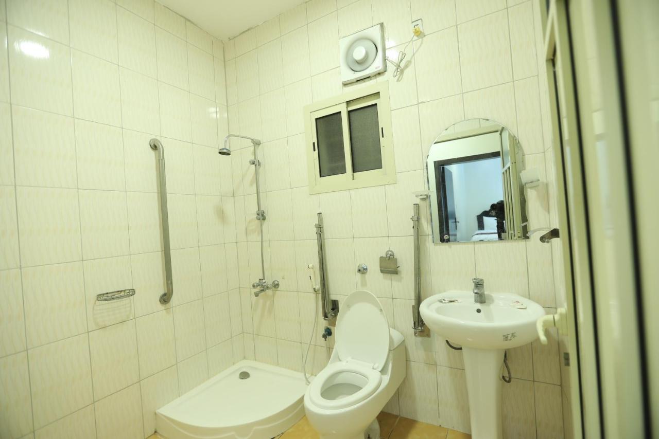 Al Eairy Apartments -Aldamam 7 Dammam Esterno foto